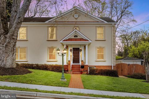 Single Family Residence in Fairfax VA 4026 Poplar STREET.jpg
