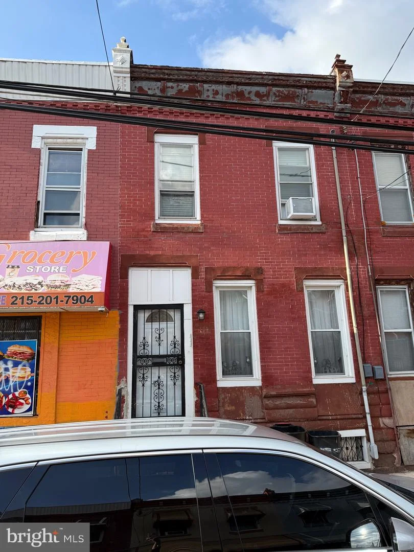 645 W Cambria Street