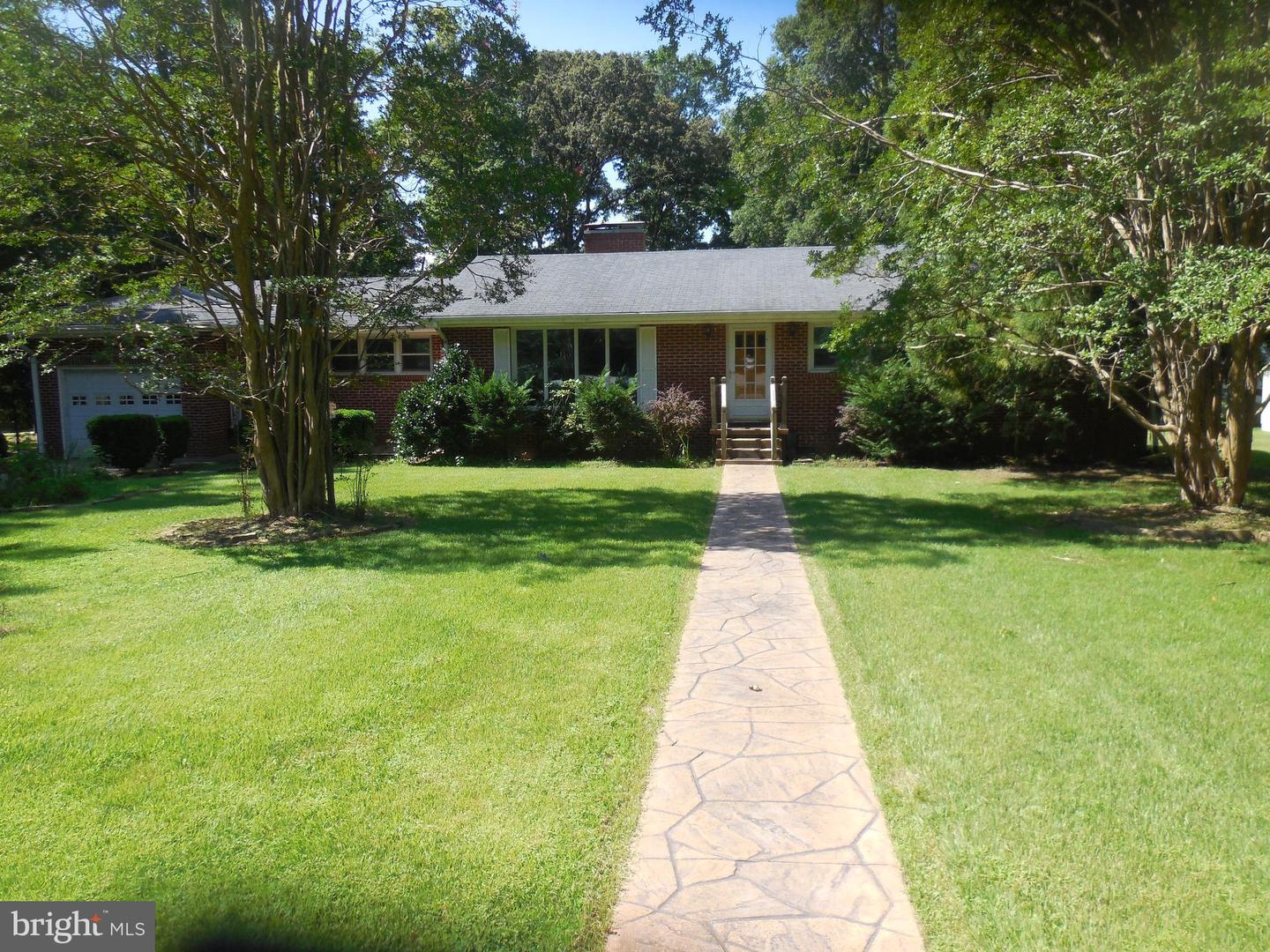 Photo 31 of 34 of 45495 Woodlawn Dr house