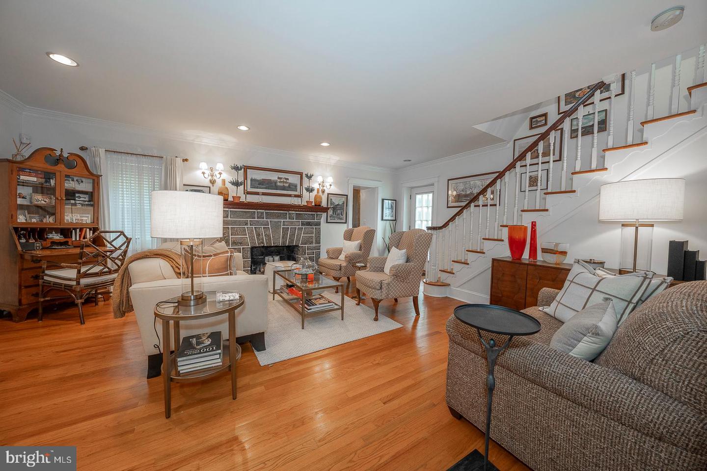 Photo 2 of 35 of 118 Cynwyd Rd house
