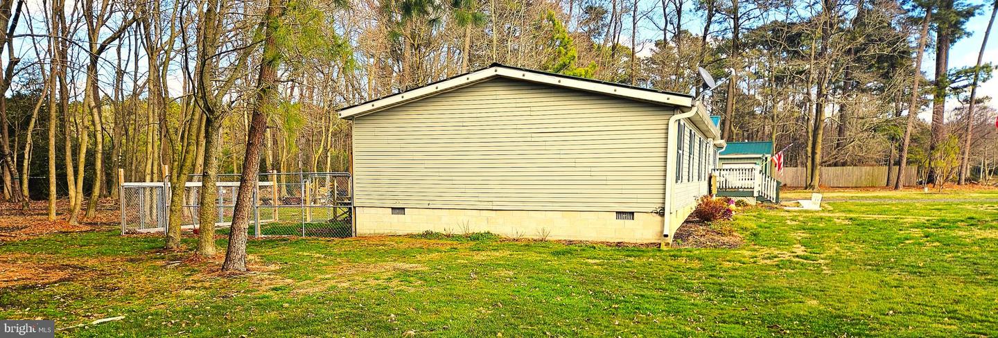 Photo 3 of 24 of 1439 Cedar Hall Rd mobile home