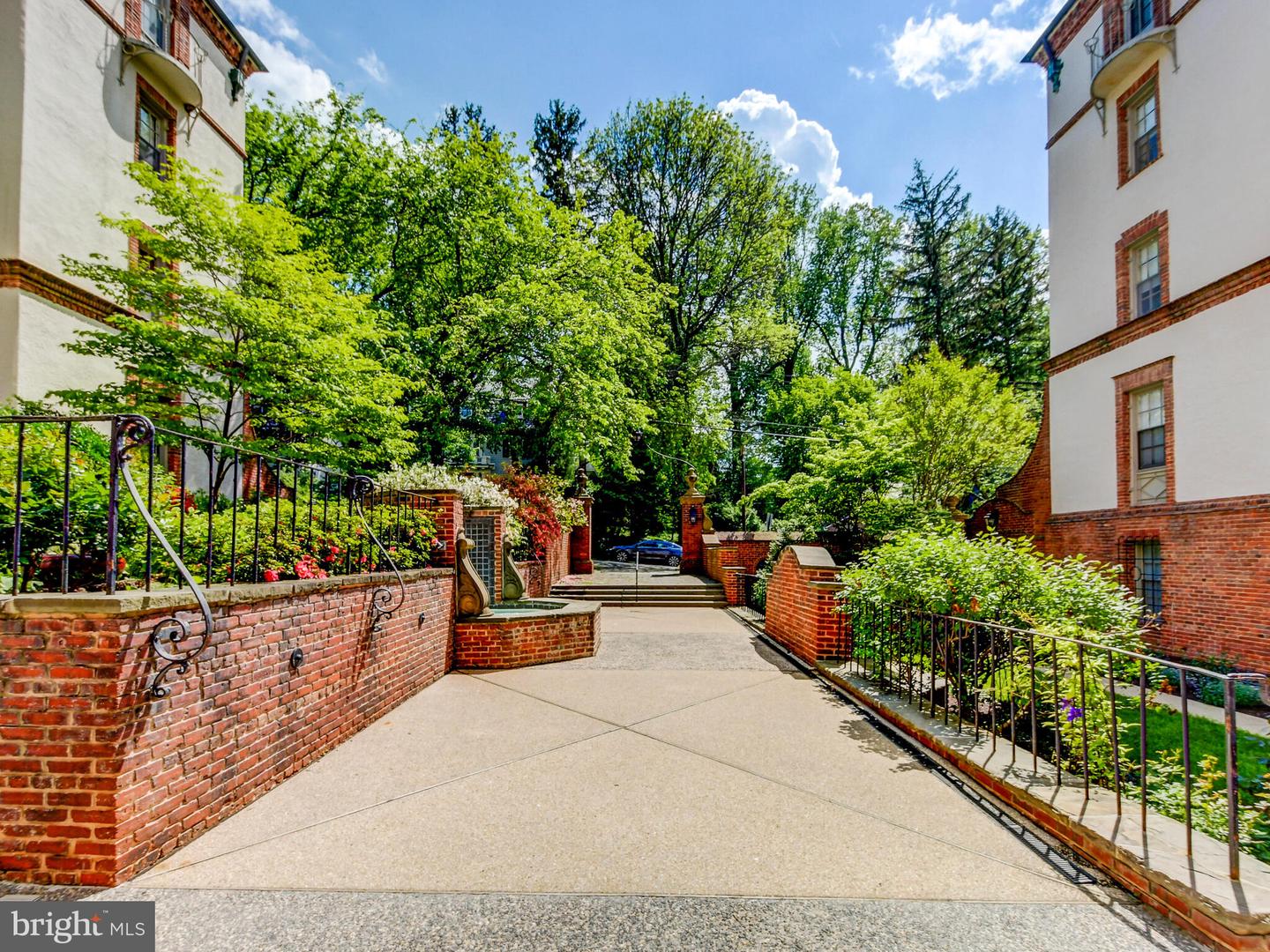 Photo 11 of 15 of 6 Upland Rd #Q-3 condo