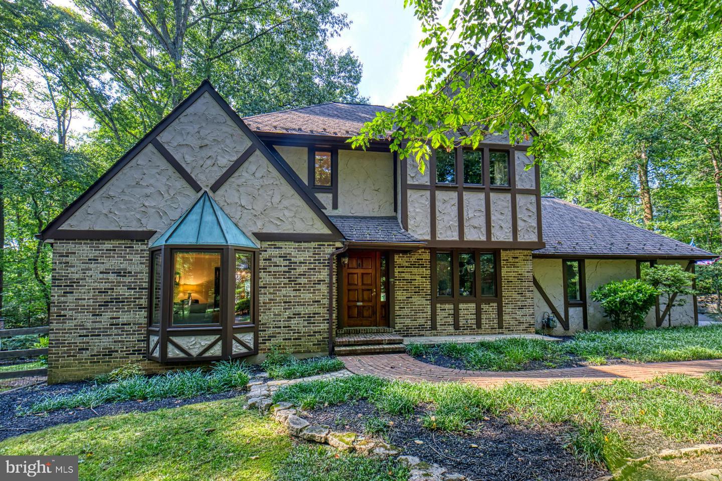 11928 Richland Ln