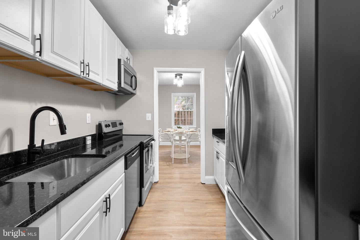 Photo 5 of 27 of 12 Irish Ct townhome