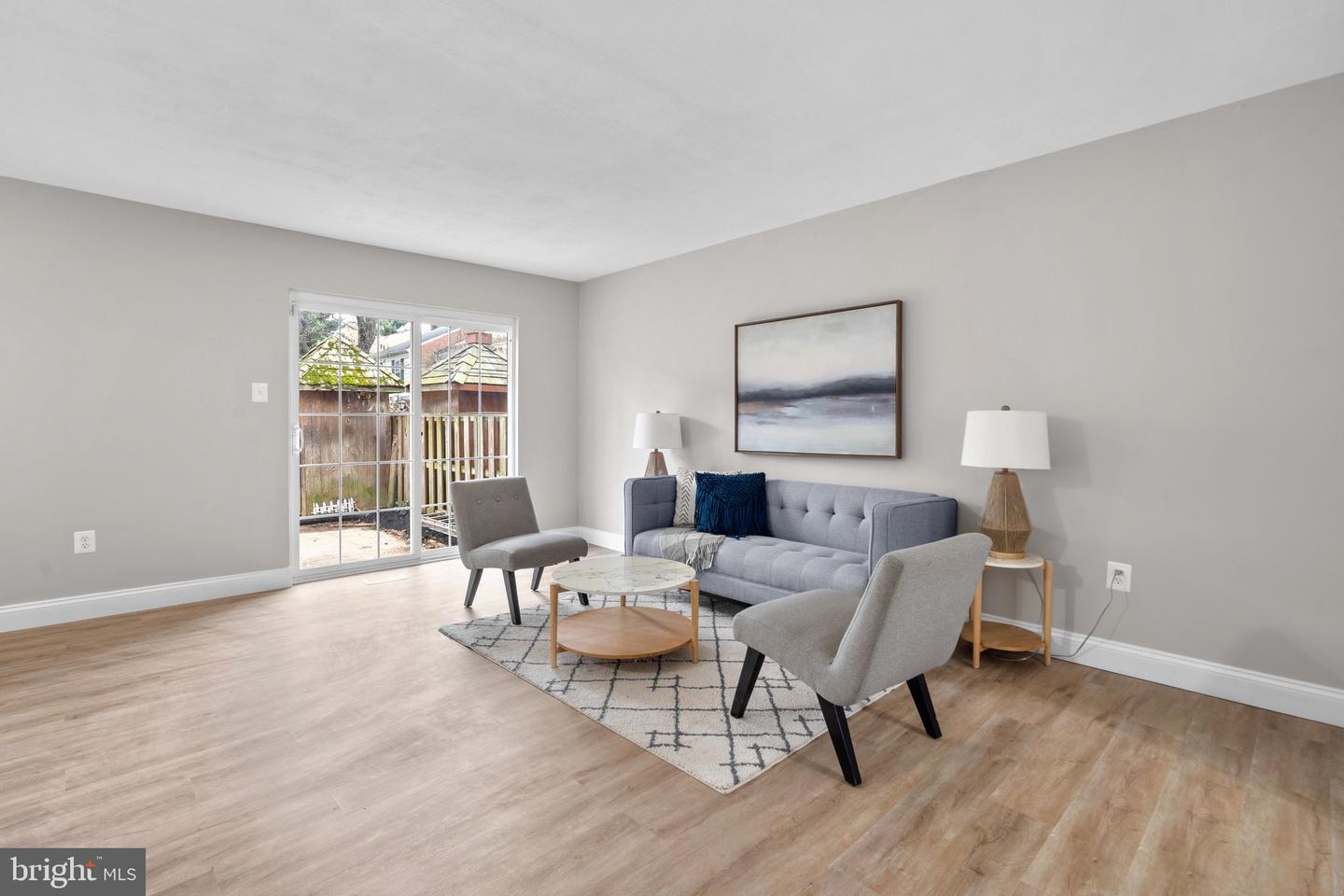 Photo 3 of 27 of 12 Irish Ct townhome