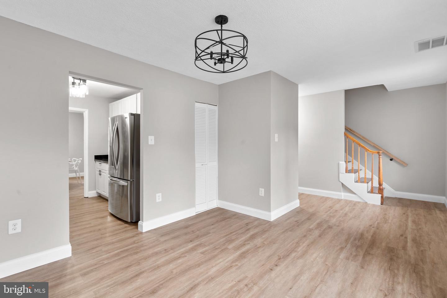 Photo 7 of 27 of 12 Irish Ct townhome