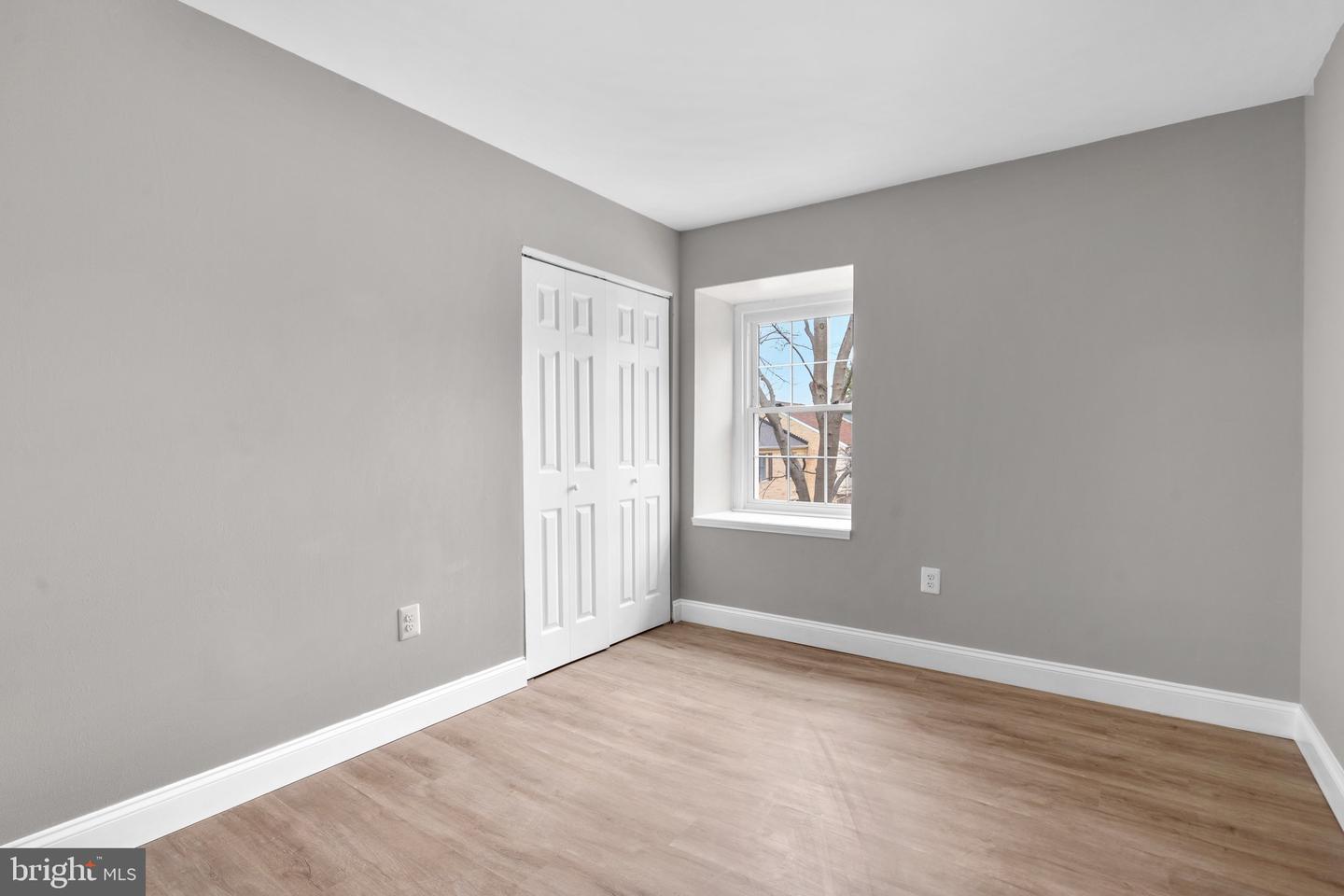 Photo 20 of 27 of 12 Irish Ct townhome