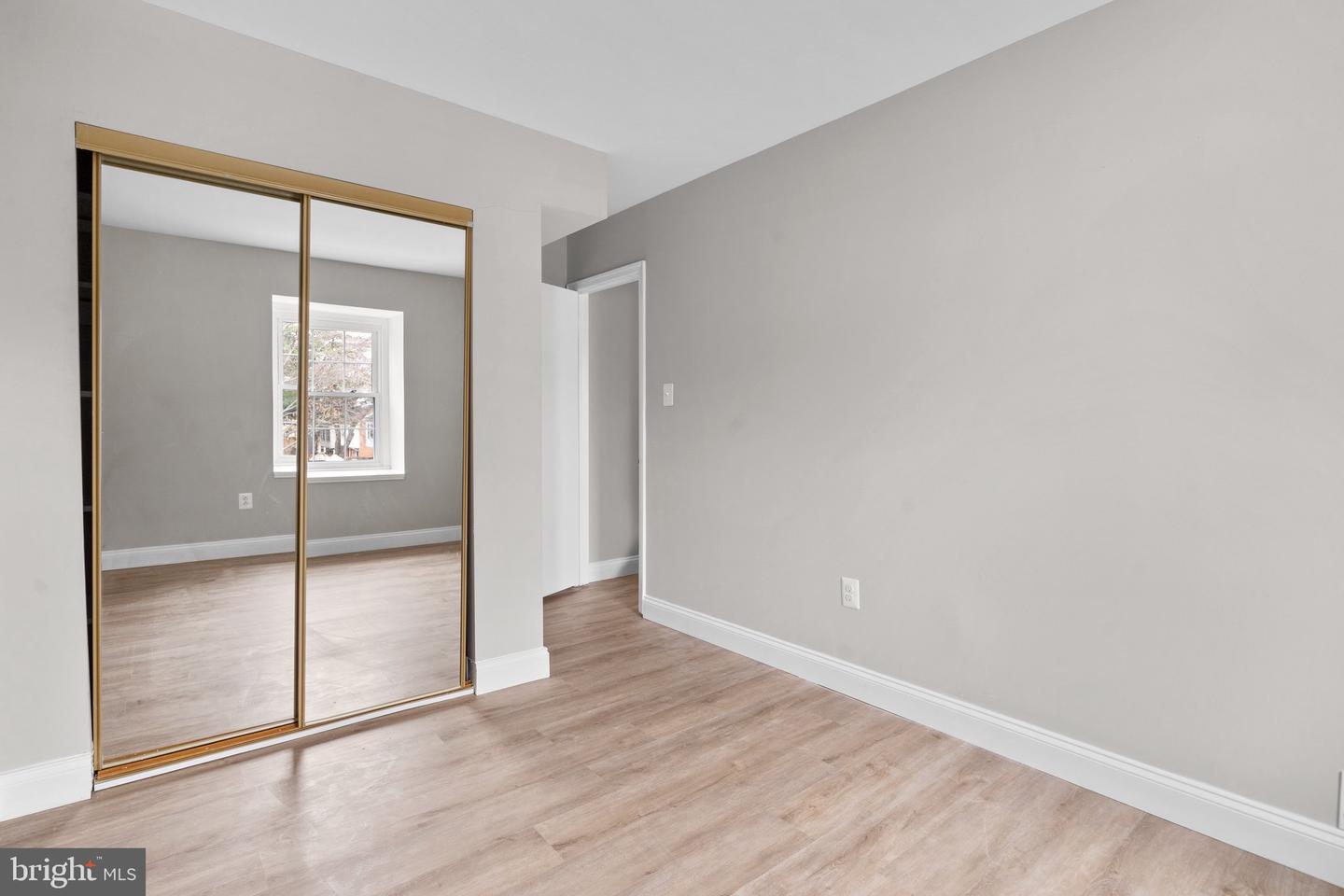 Photo 19 of 27 of 12 Irish Ct townhome