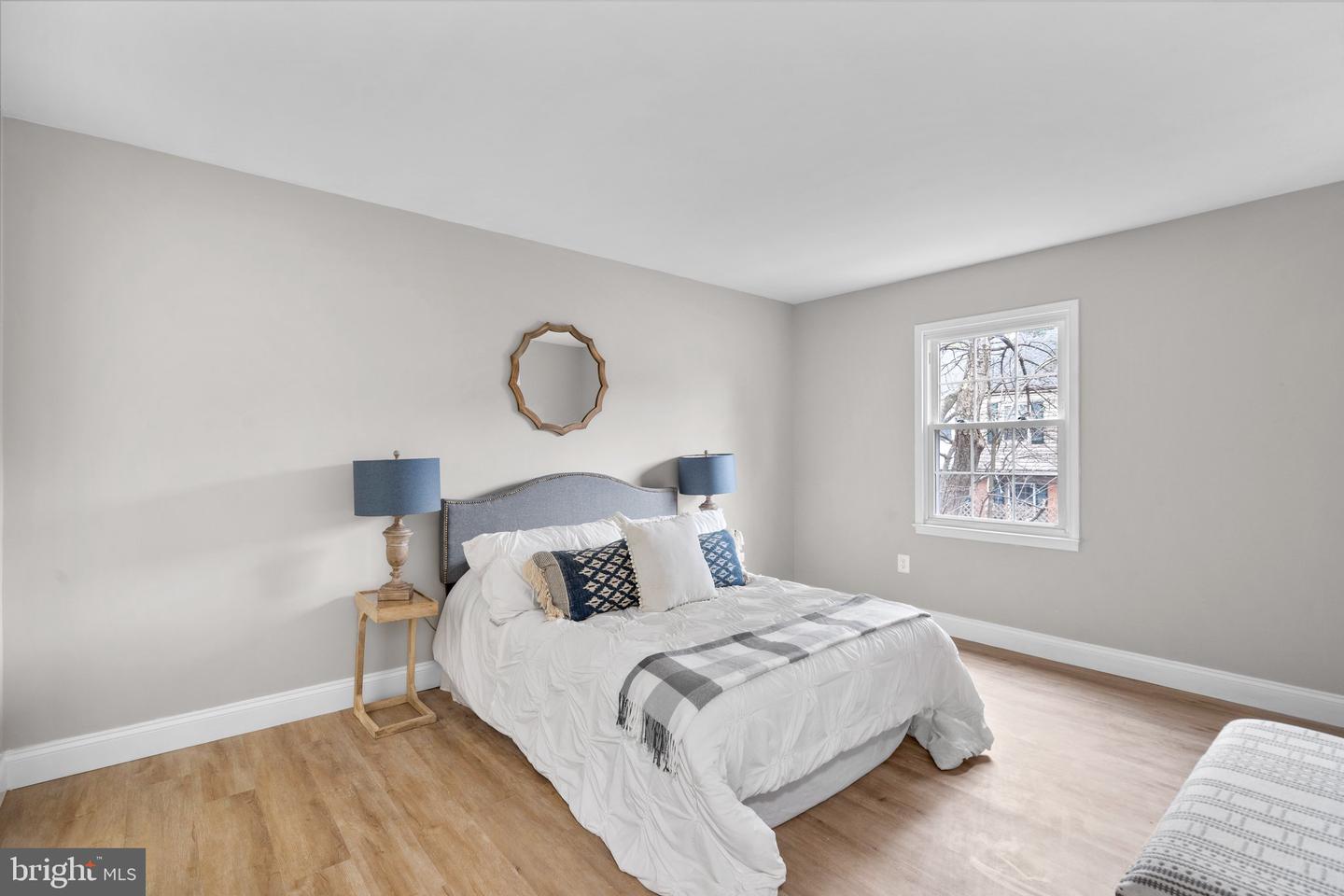 Photo 11 of 27 of 12 Irish Ct townhome