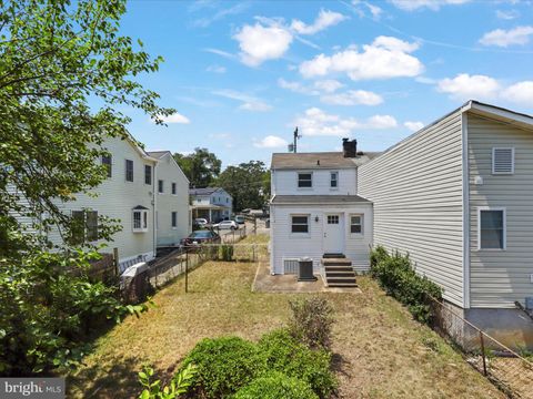 Duplex in Arlington VA 807 Harrison STREET 23.jpg