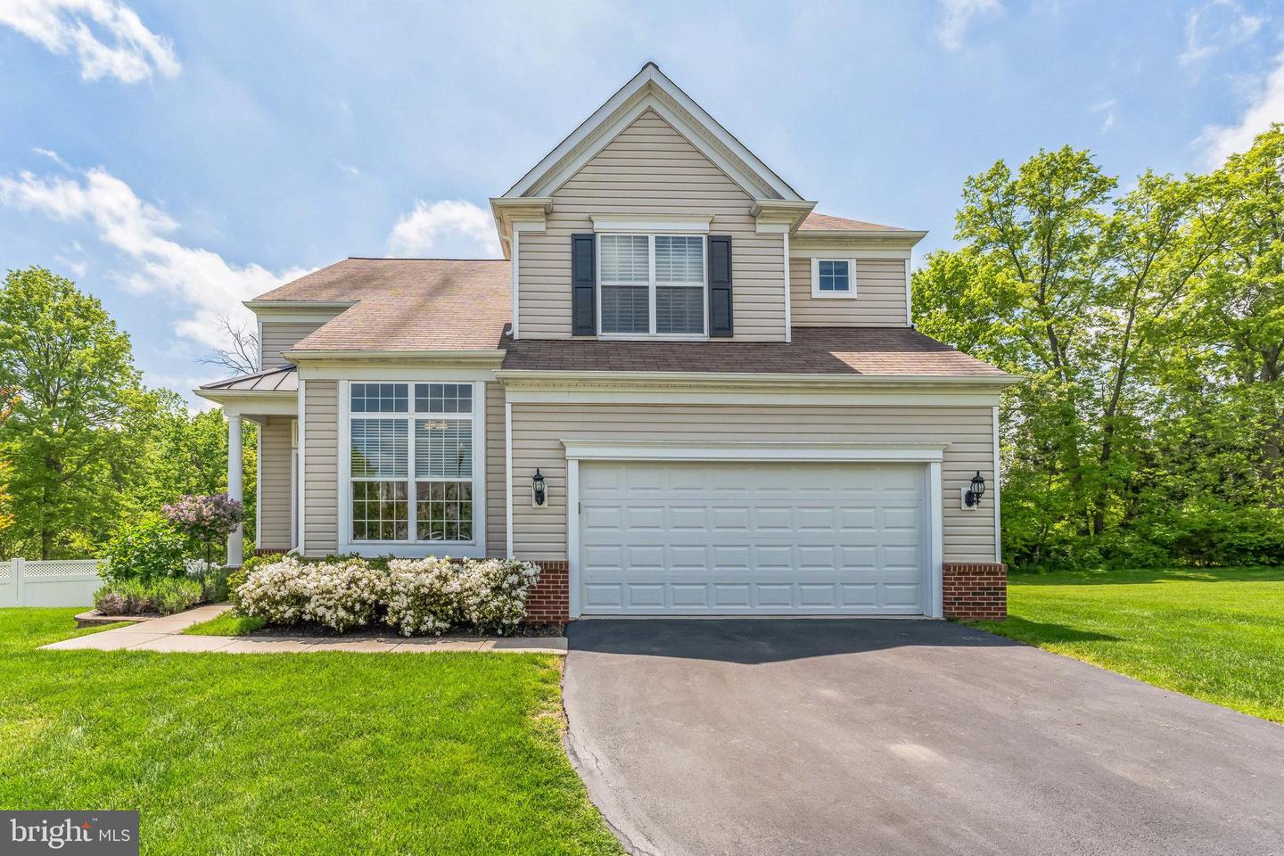 318 W Armstrong Dr