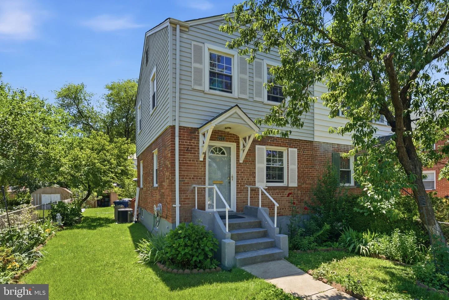 2033 Arlington Terrace
