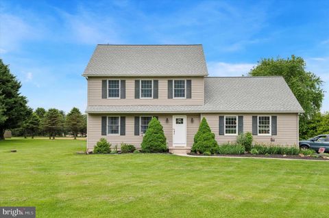 Single Family Residence in Cochranville PA 111 Fieldcrest DRIVE.jpg