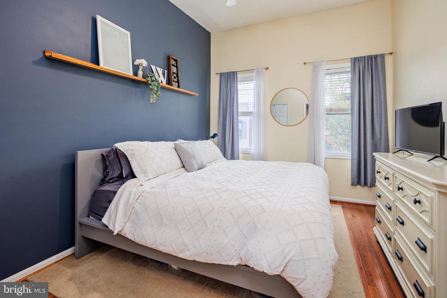 Photo 15 of 36 of 504 S Curley St townhome
