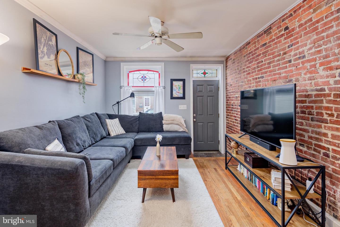 Photo 4 of 36 of 504 S Curley St townhome