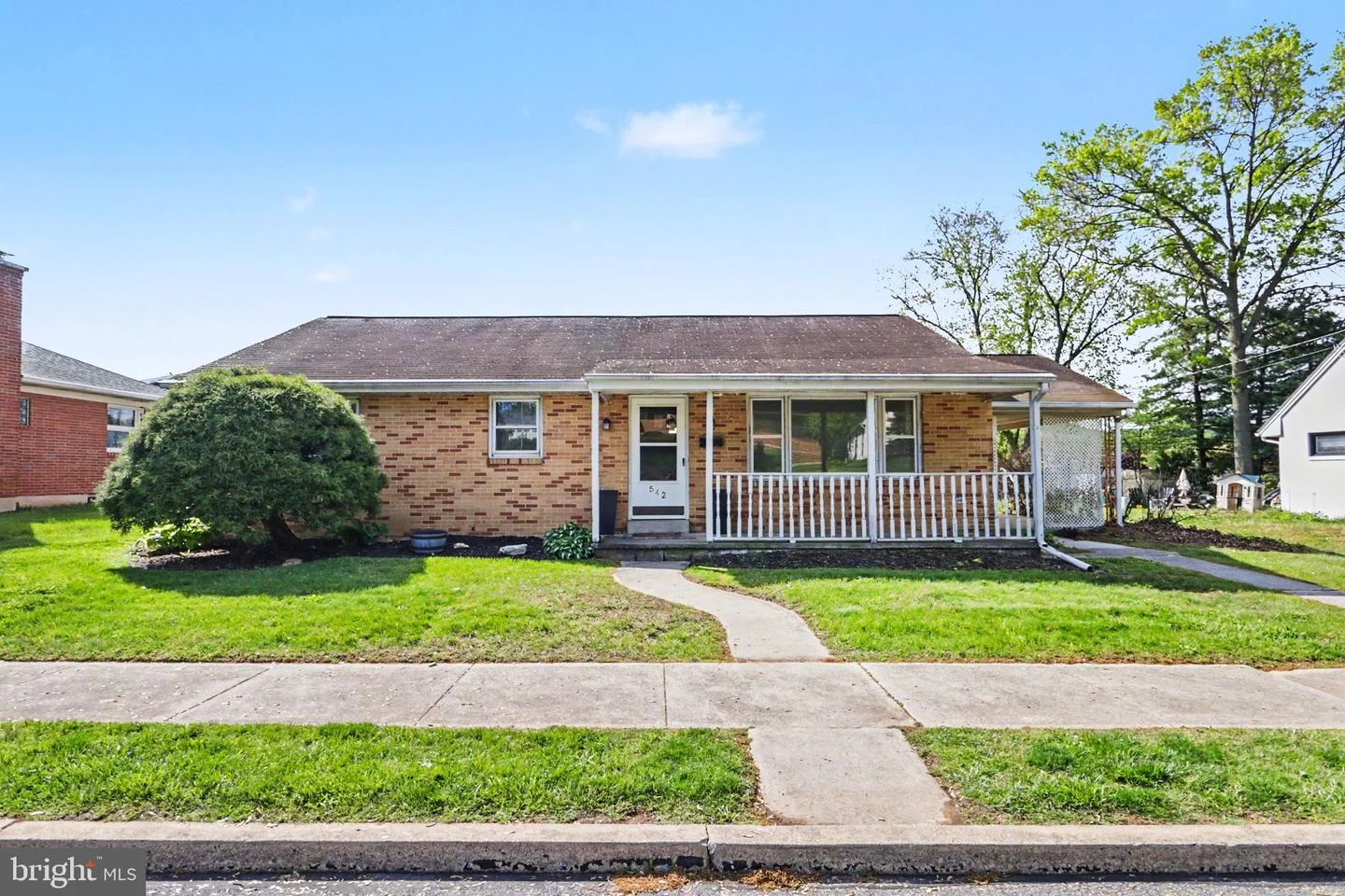 542 W Areba Avenue