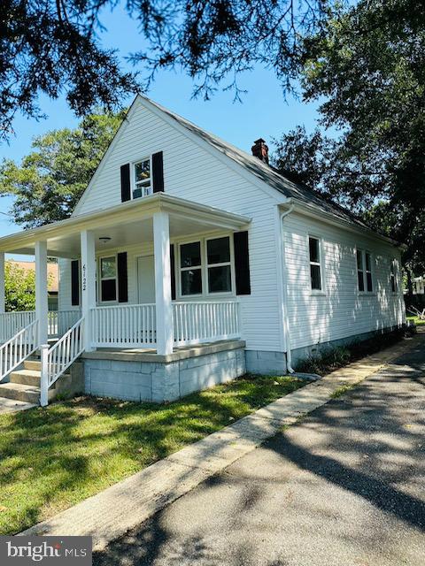 View Suitland, MD 20746 house