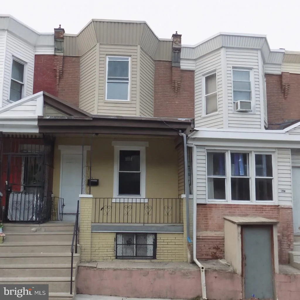 215 E Willard Street