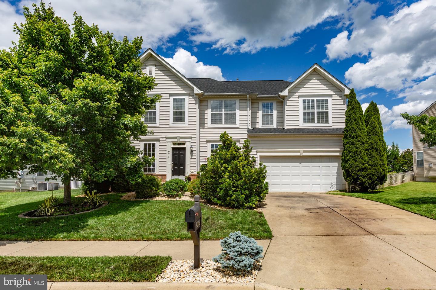 9016 Laurel Oak Ln