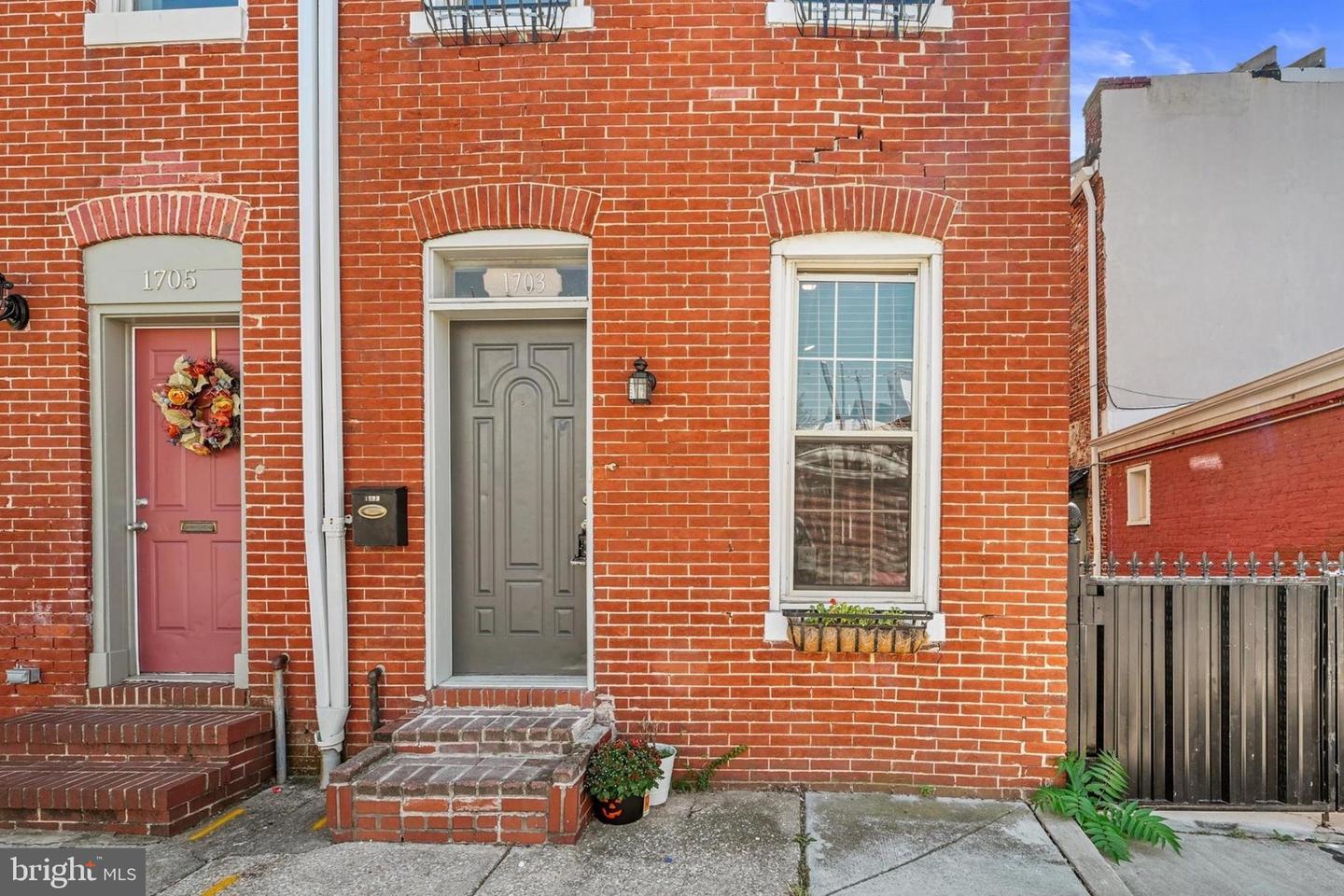 Photo 3 of 31 of 1703 Gough St multi-family property