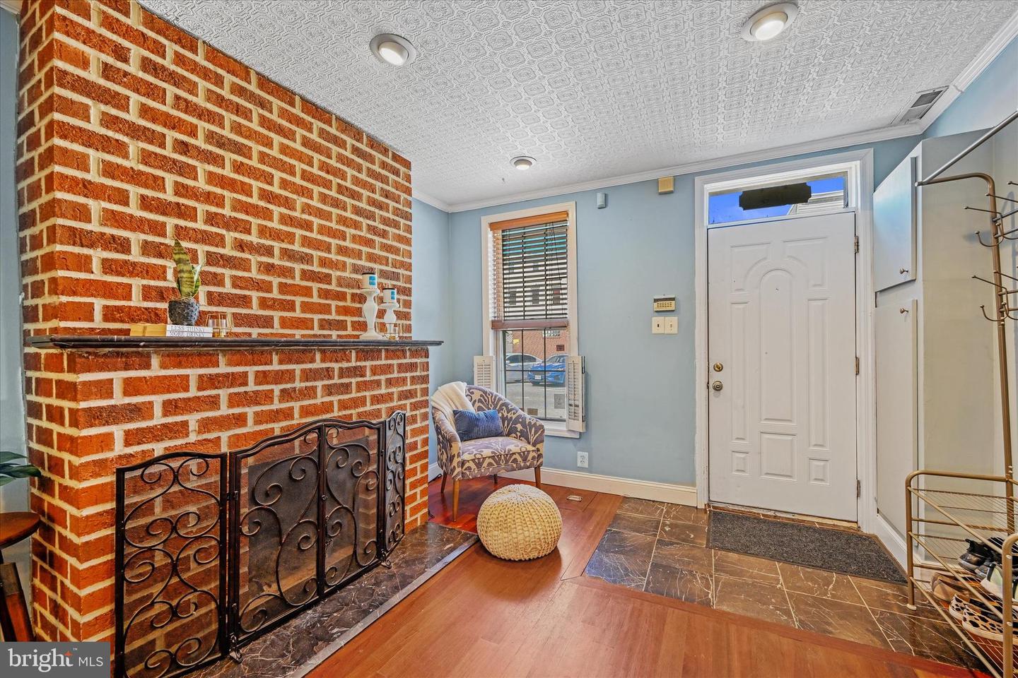 Photo 5 of 31 of 1703 Gough St multi-family property