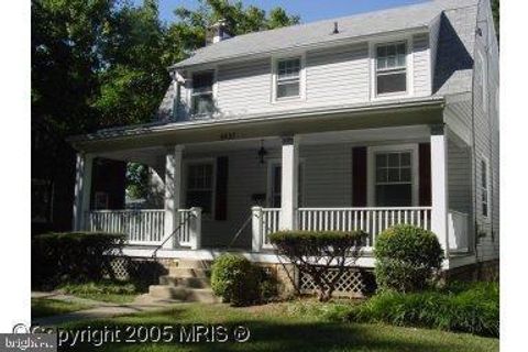 Single Family Residence in Chevy Chase MD 4427 Bradley LANE.jpg