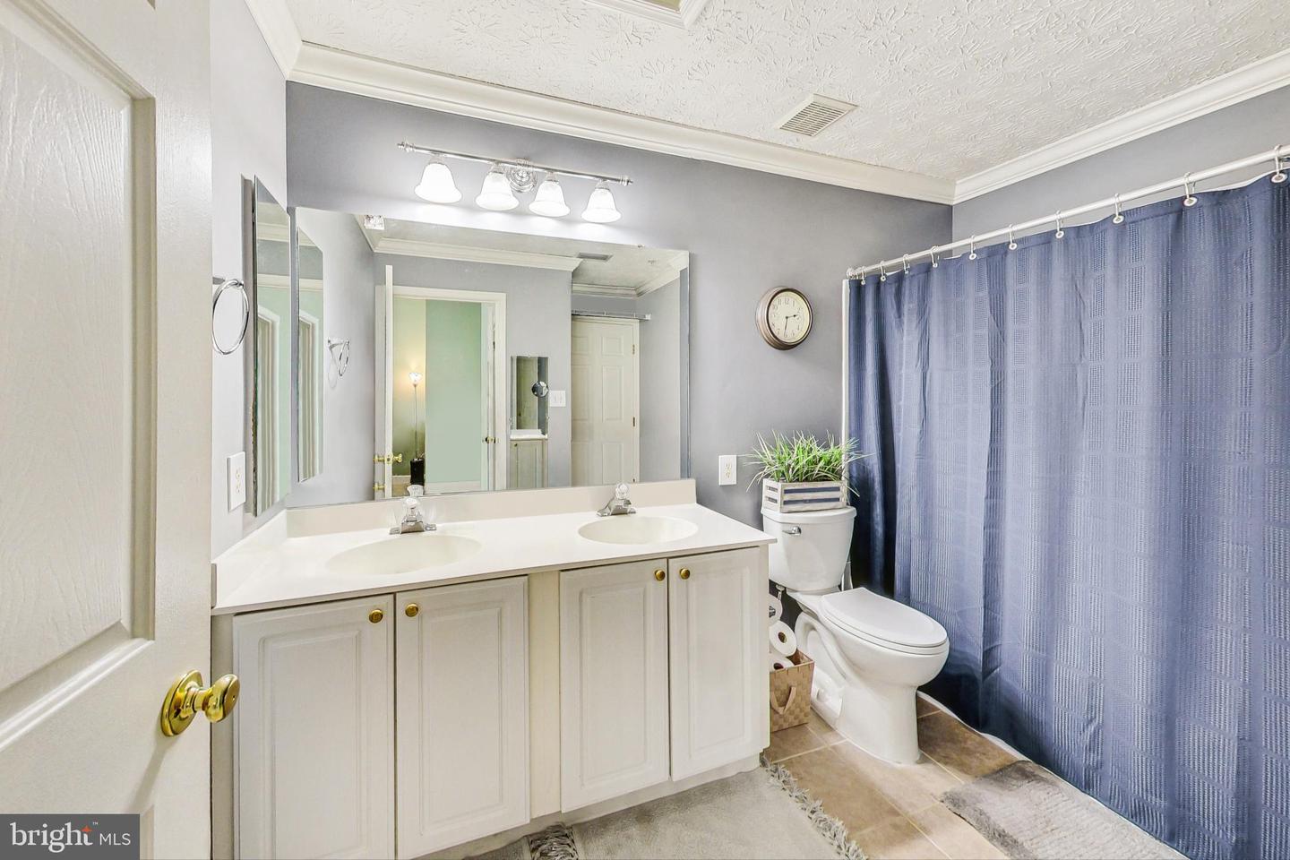 Photo 16 of 40 of 2718 Mapleview Ct townhome