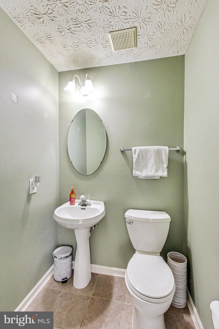 Photo 9 of 40 of 2718 Mapleview Ct townhome