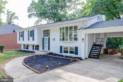 Single Family Residence in Vienna VA 2431 Rockbridge STREET 6.jpg