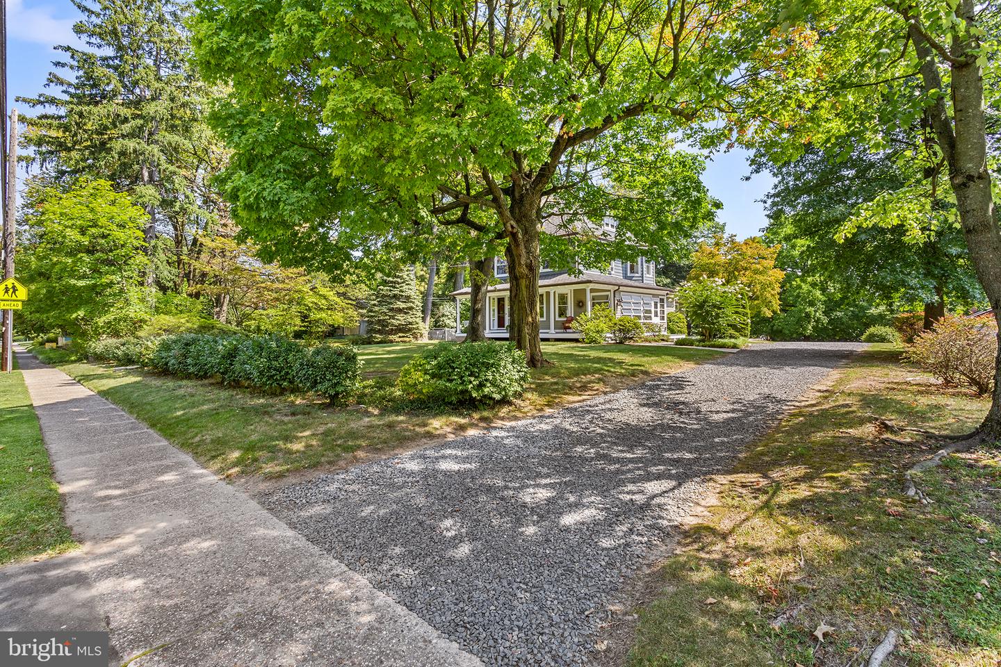 Photo 5 of 61 of 960 Lawrence Rd house