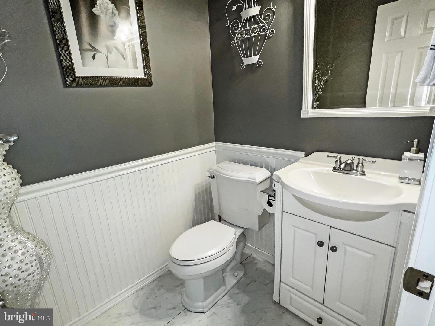 Photo 5 of 19 of 103 Columbus Dr townhome
