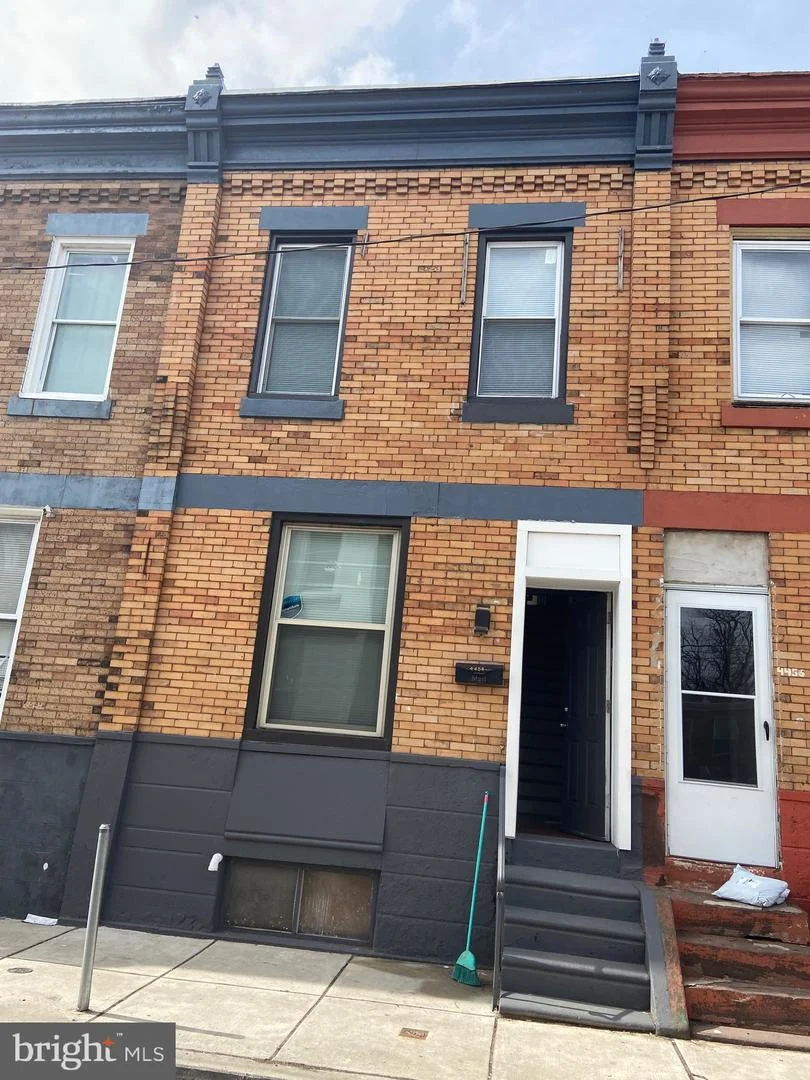 4454 N Gratz Street
