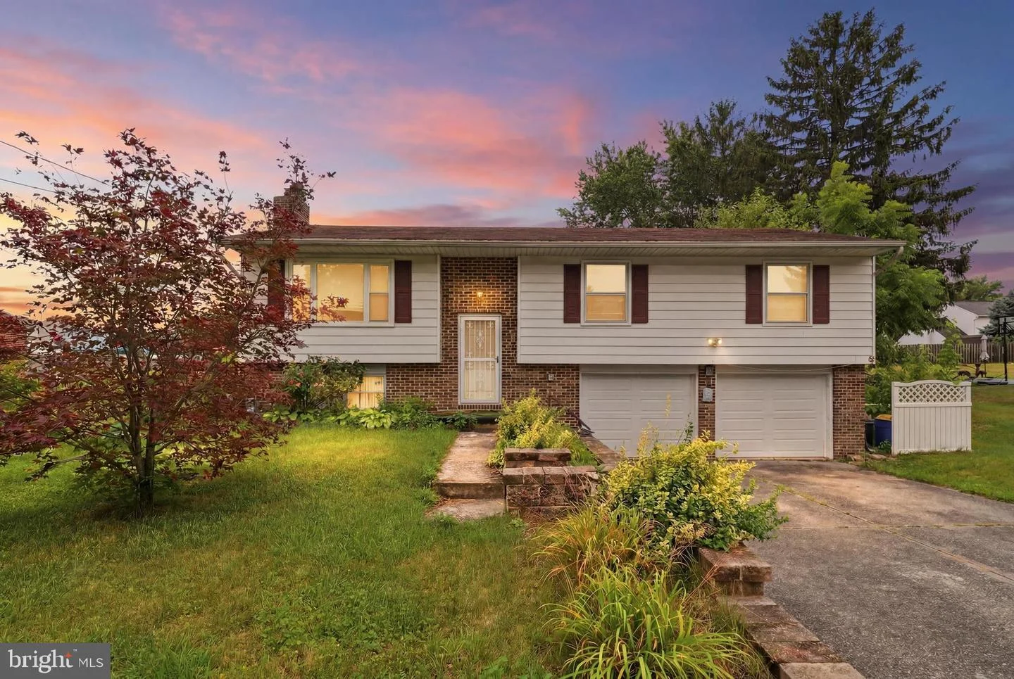 2708 Sunset Lane