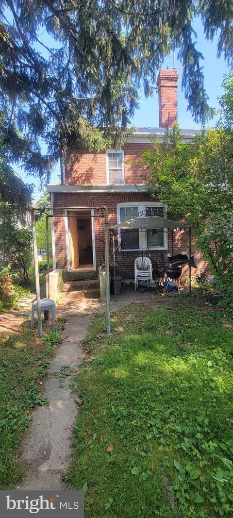 Duplex in Trenton NJ 873 Brunswick AVENUE 2.jpg