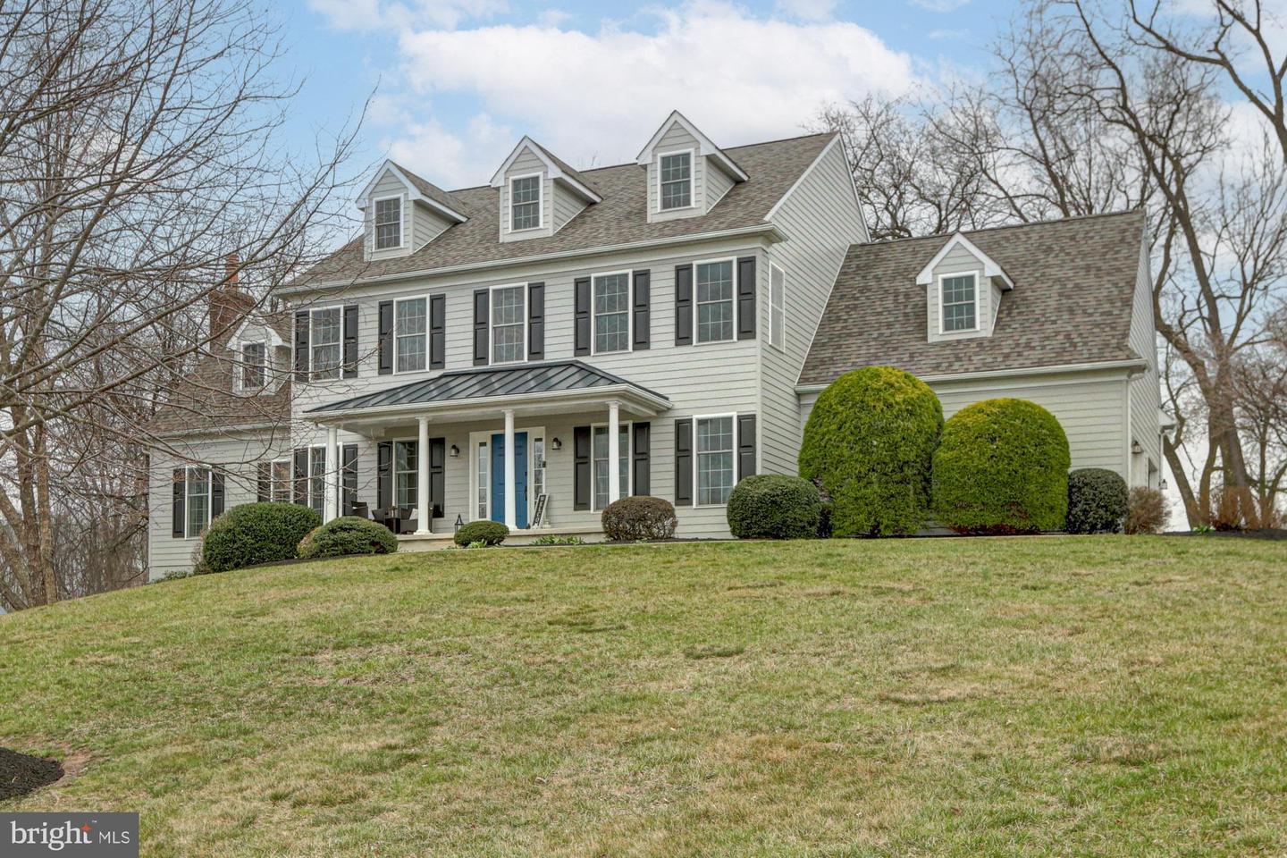 702 Hampton Green Way