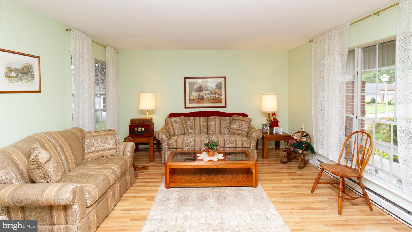 Photo 10 of 26 of 111 Gramercy Pl house