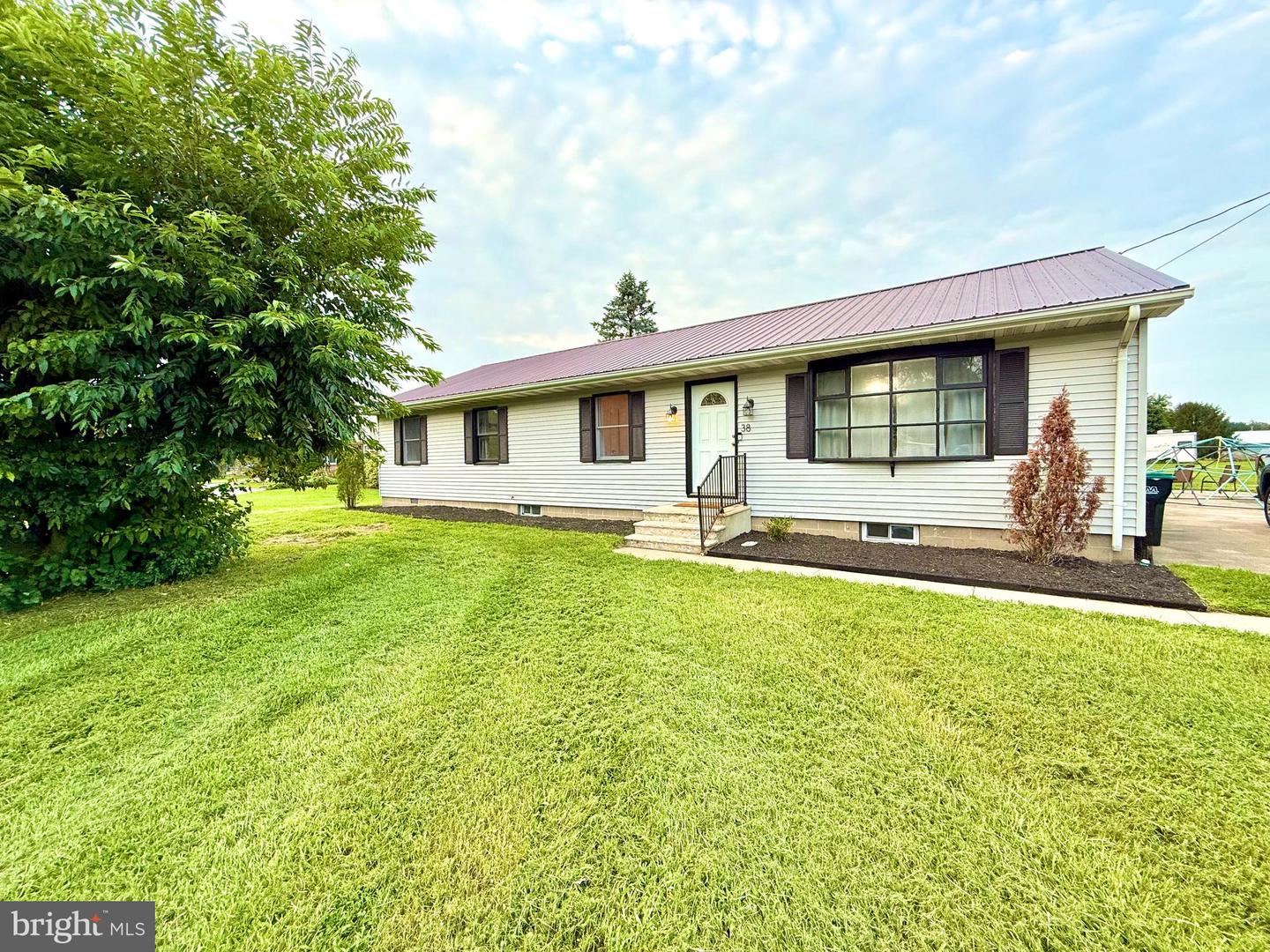 38 S Carter Rd