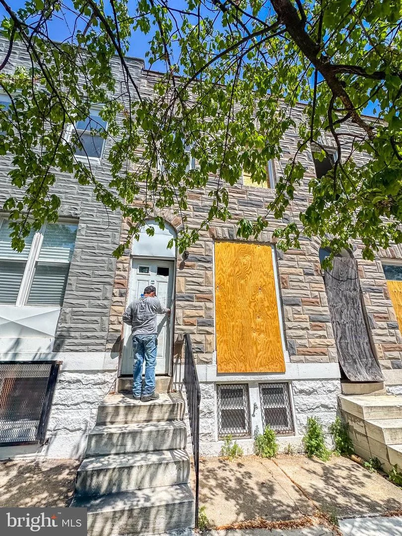2012 E Lafayette Avenue