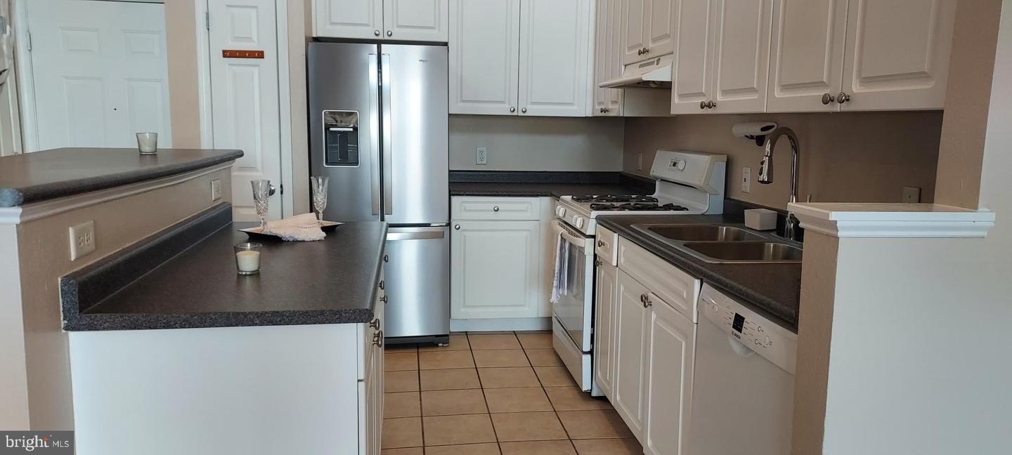 Photo 5 of 21 of 501 Hungerford Dr #307 condo