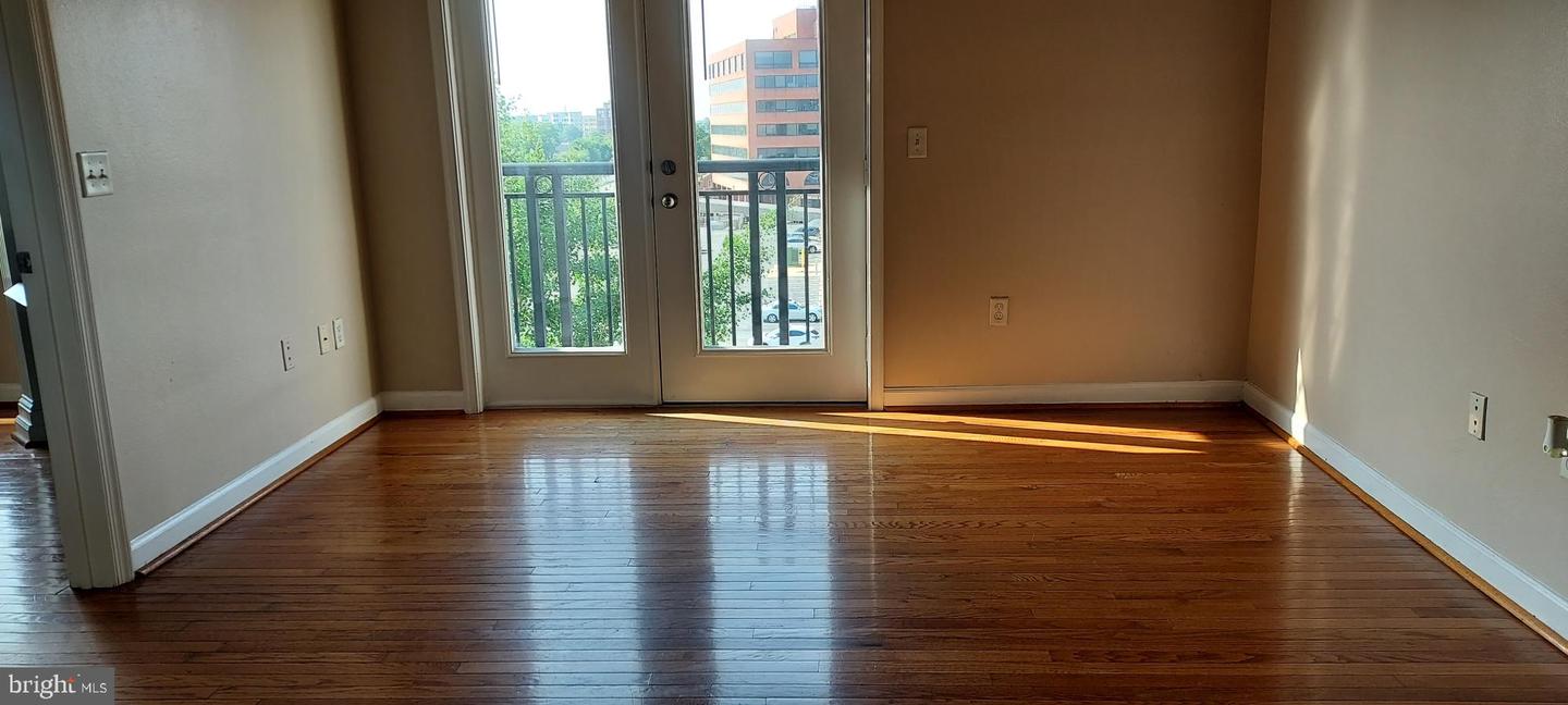 Photo 8 of 21 of 501 Hungerford Dr #307 condo