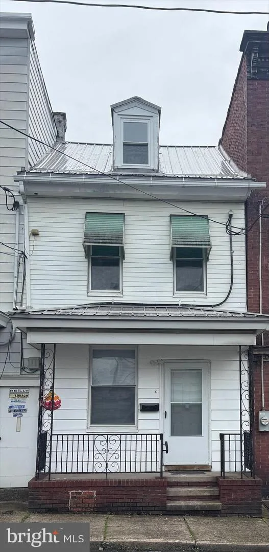 125 N West Street