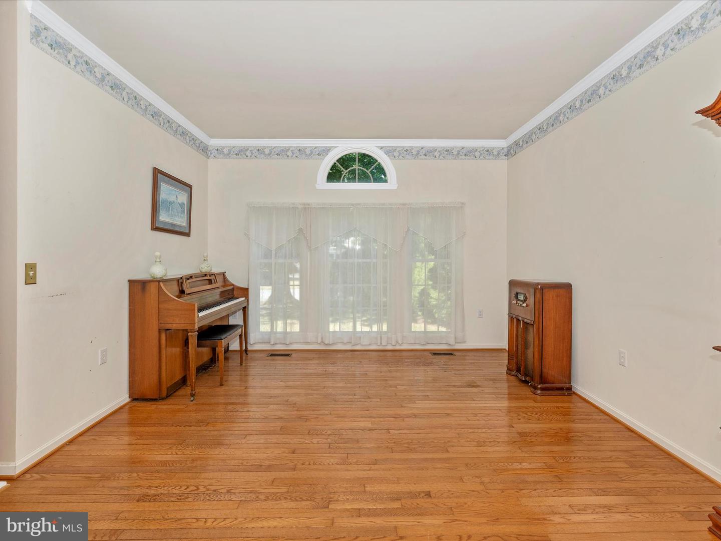 Photo 6 of 39 of 3205 Hyde Park Ct house