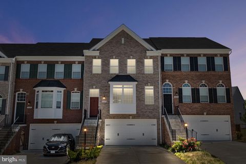 Townhouse in Woodbridge VA 15379 Ballerina LOOP.jpg