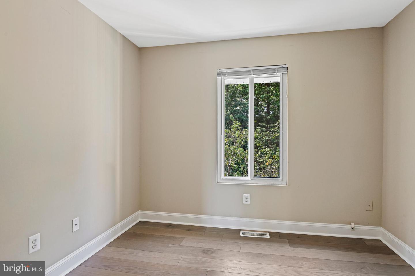 Photo 19 of 30 of 13305 Apgar Pl townhome