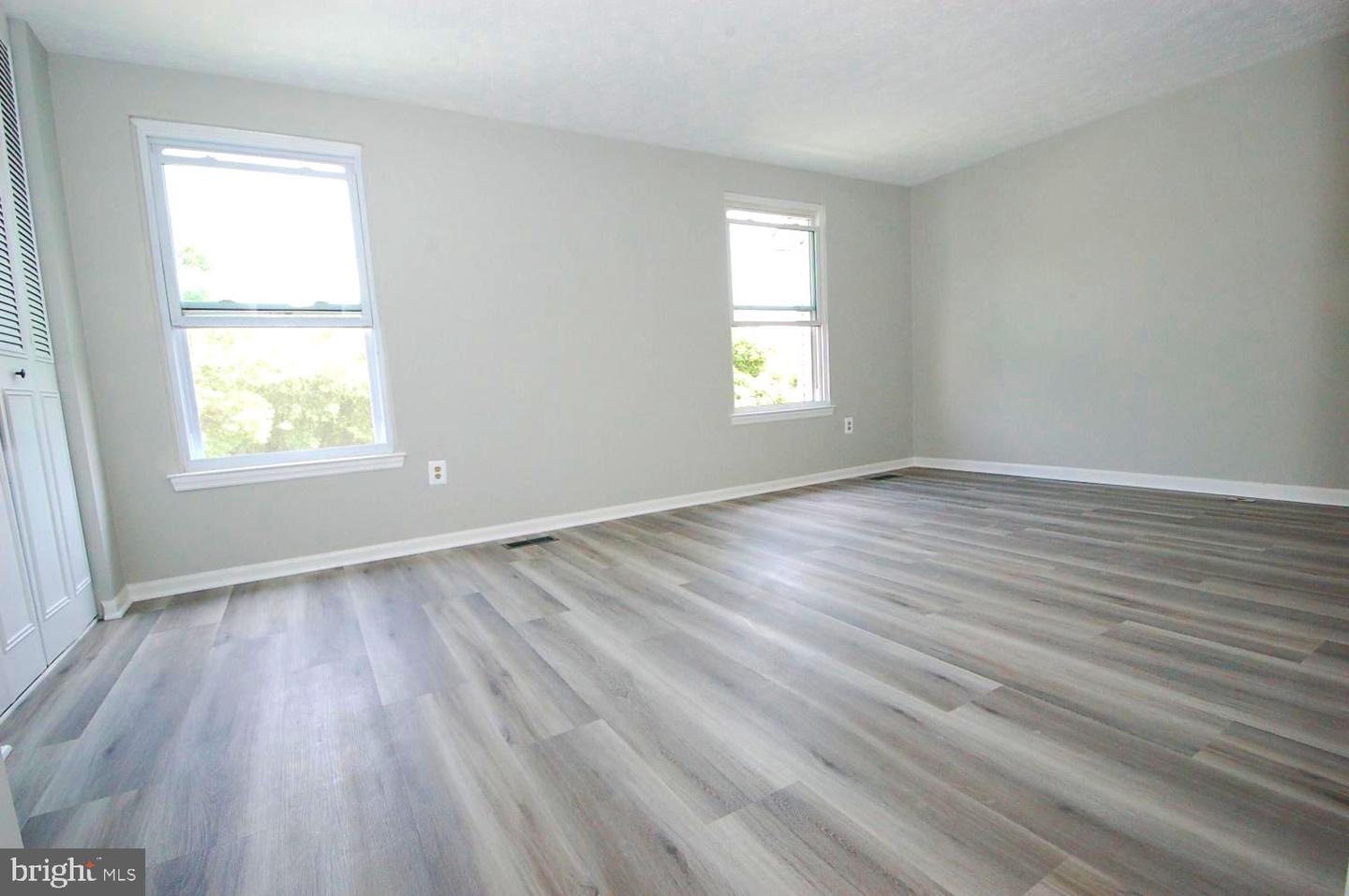 Photo 13 of 37 of 8013 Green Tree Ct townhome