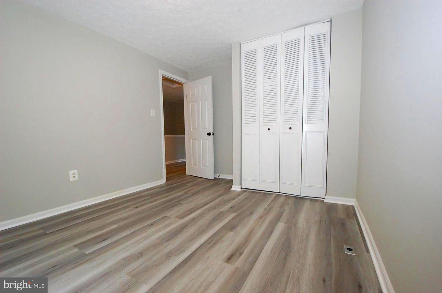 Photo 21 of 37 of 8013 Green Tree Ct townhome