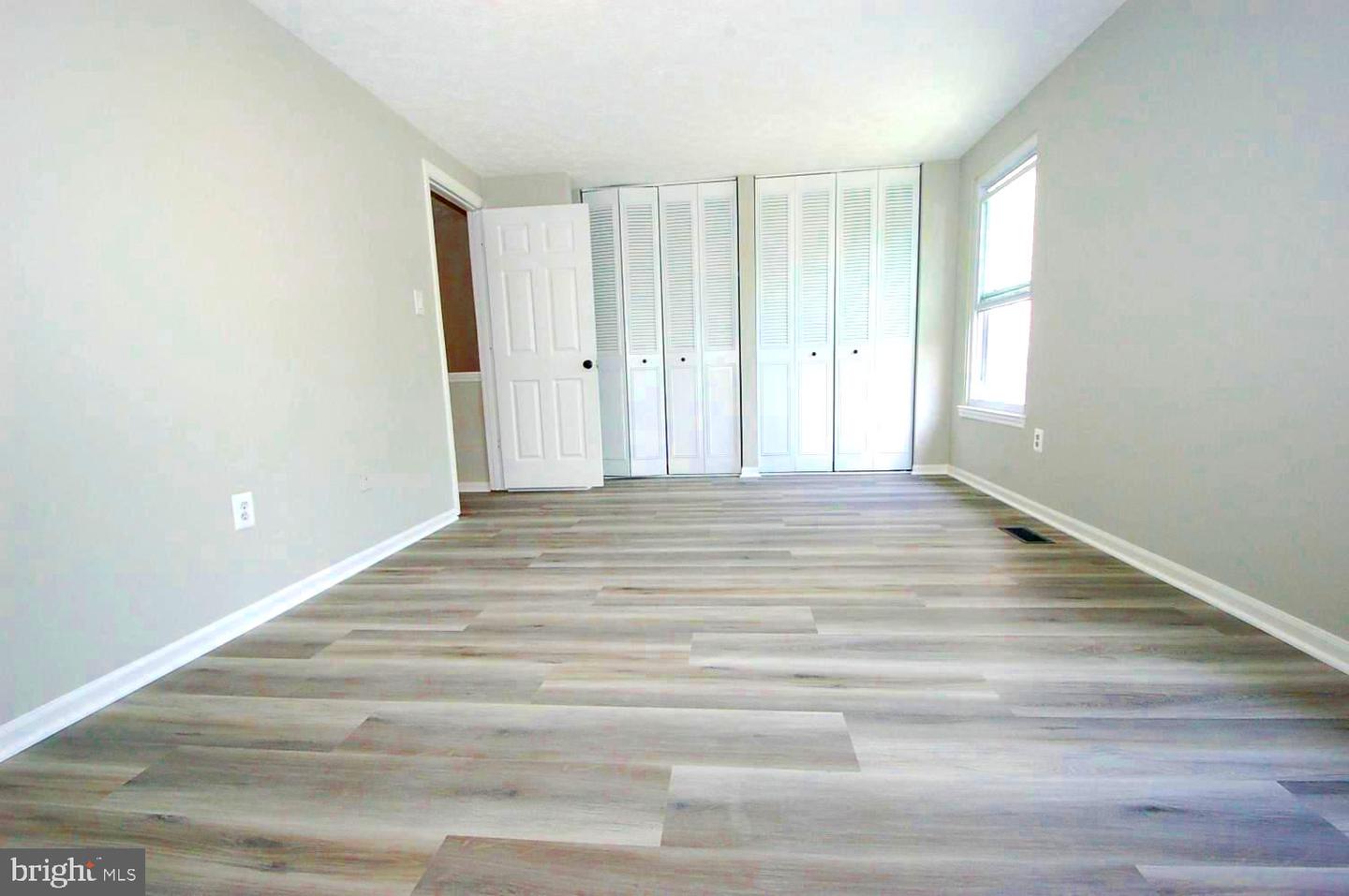 Photo 12 of 37 of 8013 Green Tree Ct townhome