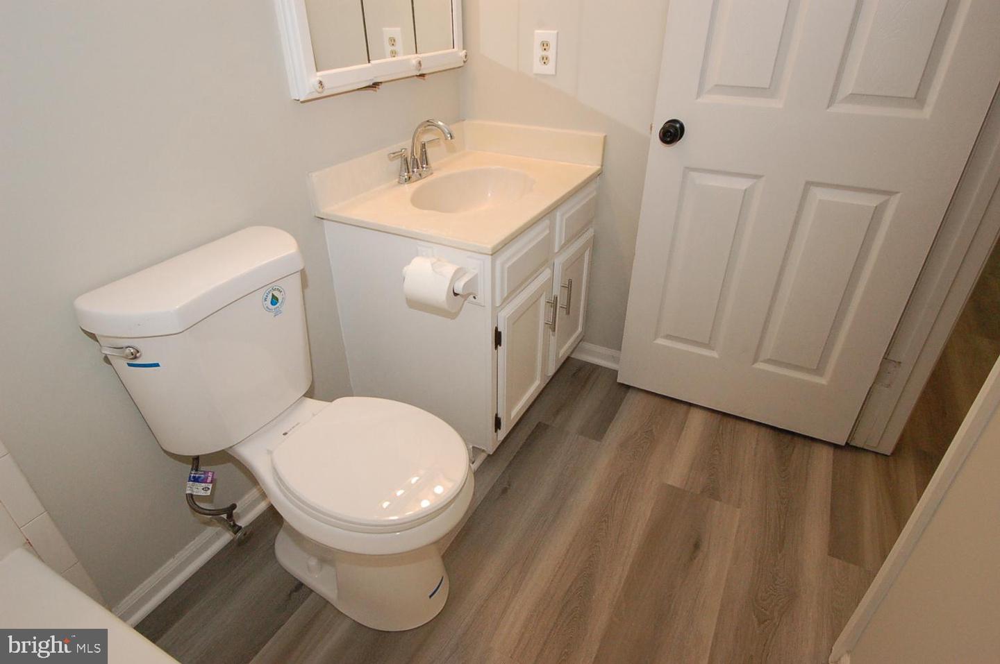 Photo 23 of 37 of 8013 Green Tree Ct townhome
