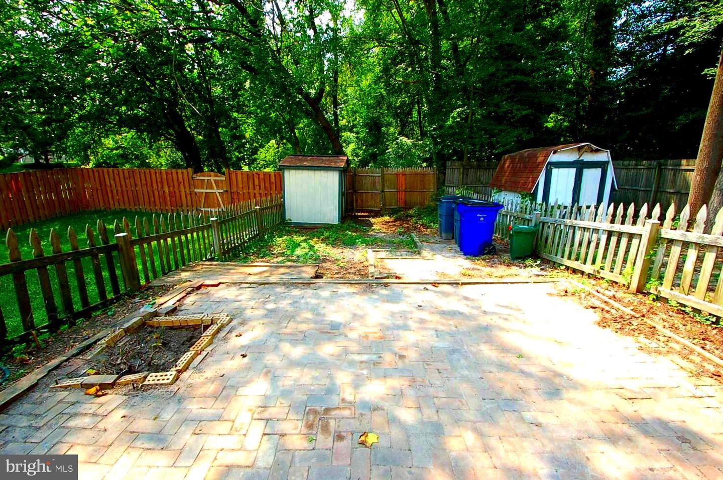Photo 34 of 37 of 8013 Green Tree Ct townhome