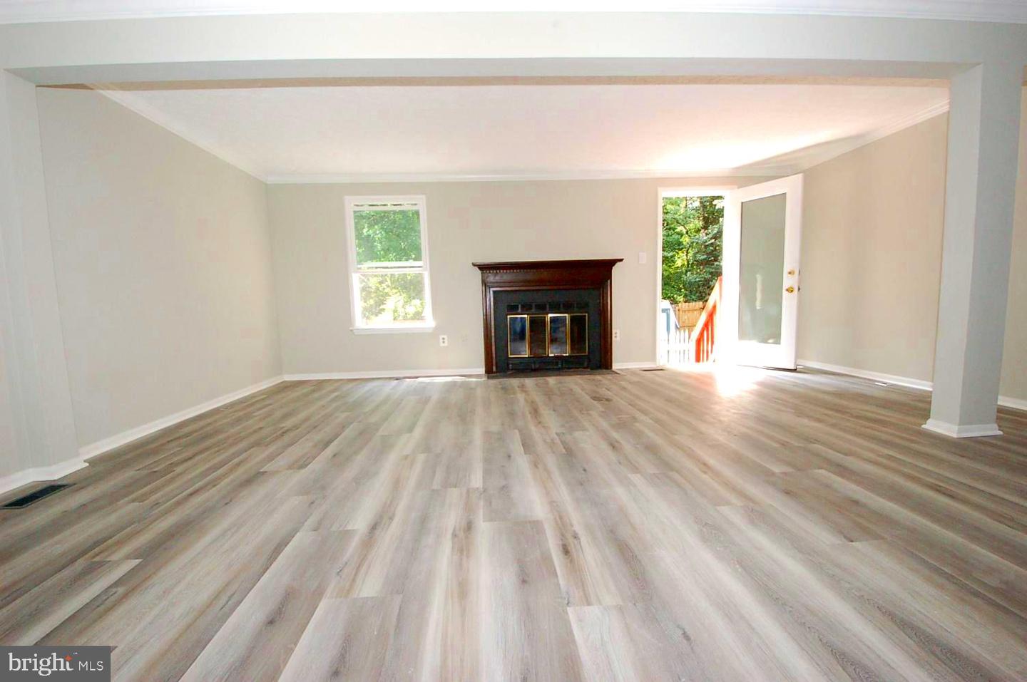 Photo 5 of 37 of 8013 Green Tree Ct townhome